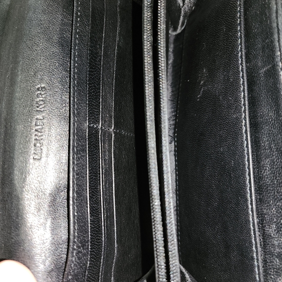 EUC Micheal Kors Wallet - Picture 5 of 7